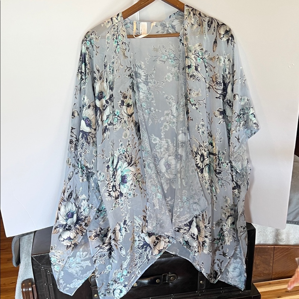 LC Lauren Conrad Light Blue Floral Sheer Kimono